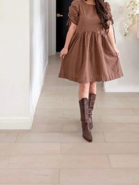 Checked Brown Midi Dress with Ruched Sleeves